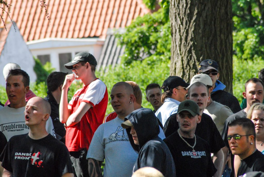 Cirka 150 deltog, da Dansk Front og miniorganisationen De National-Liberale demonstrerede i Svendborg den 10. juni 2006.