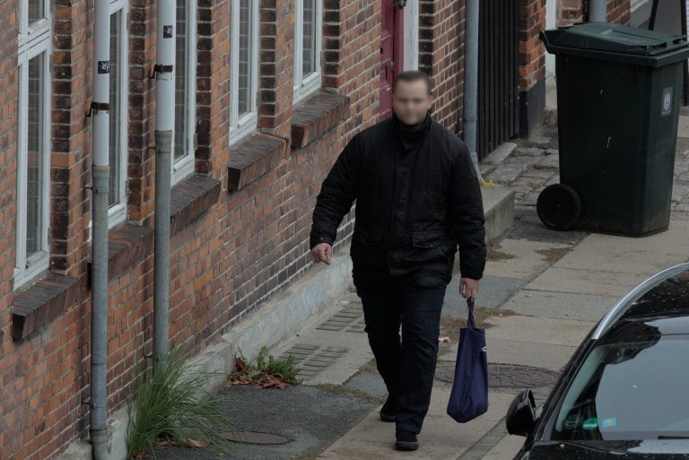 Den dømte ses her ankomme til møde på den yderste højrefløj i København i 2019. Foto: Redox.