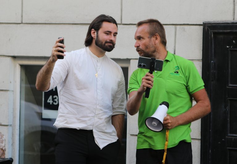 Rasmus Munch Søndergaard (t.v.) og Lars Theilade ved Musen & Elefanten i september 2023. Foto: Redox