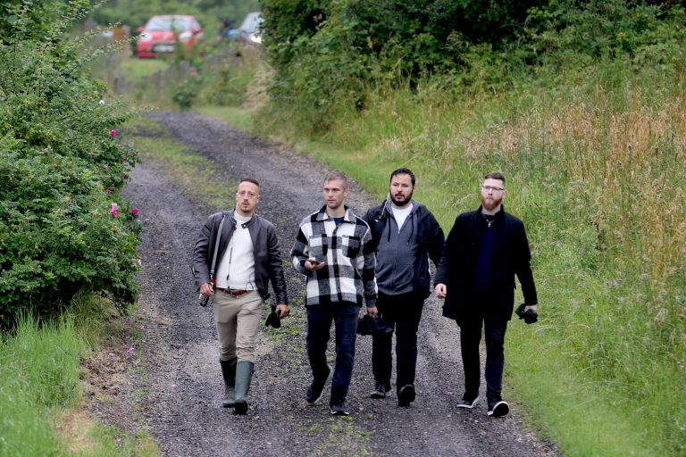 En gruppe centrale Generation Identitær-medlemmer ses her ved Folkefest Fyn i 2025. Fra venstre ses Sebastian Nielsen, Christian Grann Johansen, Daniel Nordentoft og Daniel Høst Heckmann. Foto: Redox.