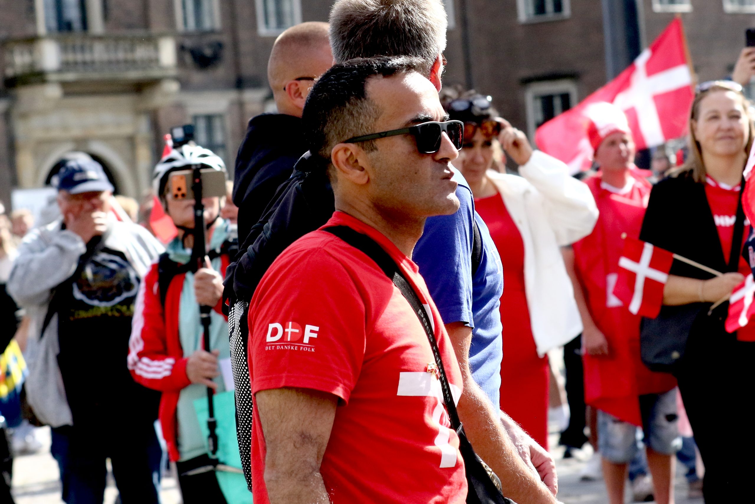 Cyrus Razavi ved Det Danske Folks demonstration 5. september 2026. Foto: Redox