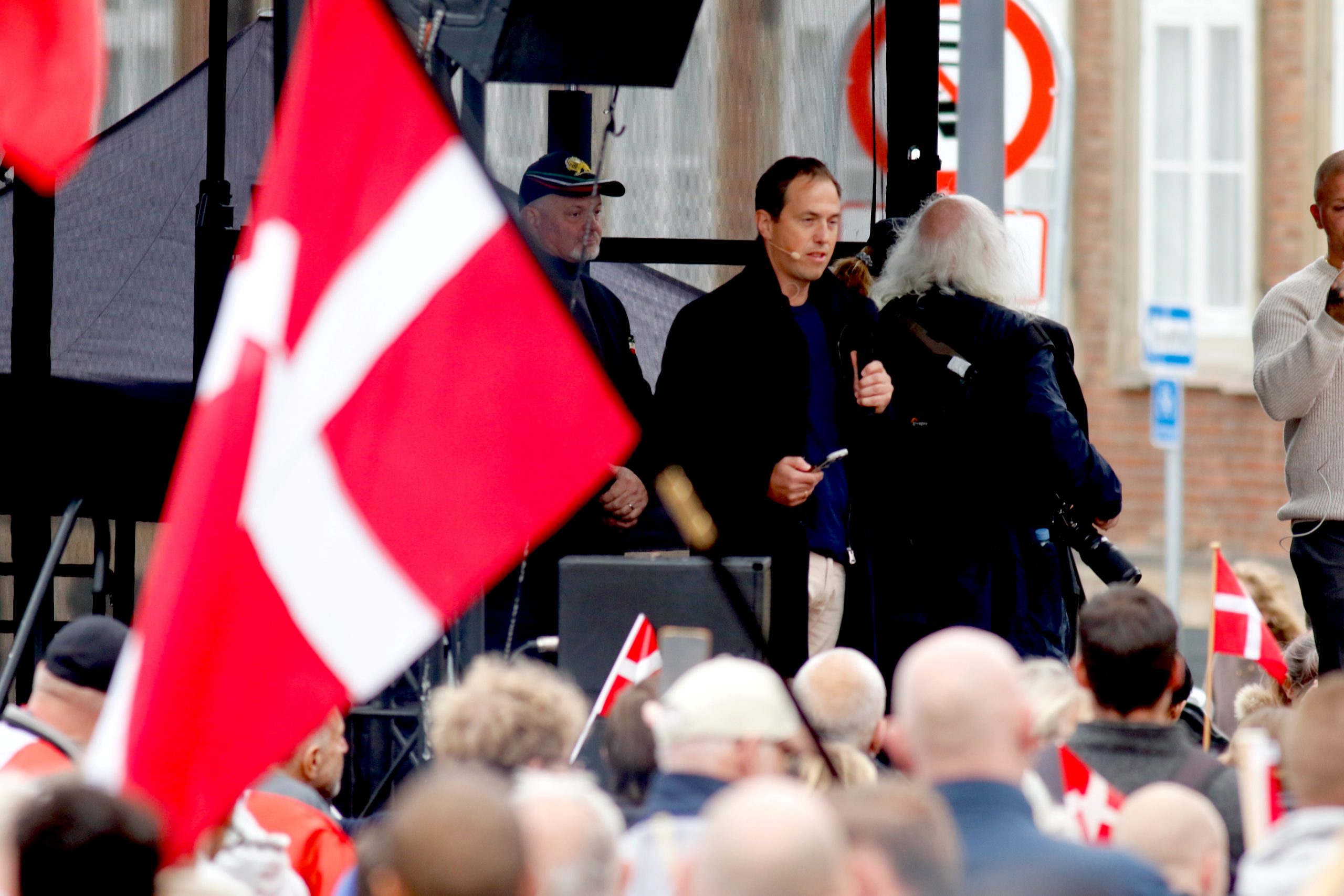 Jacob Harris talte ved demonstrationen på Christiansborg Slotsplads.