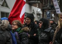 Den svenske naziprovokatør, Dan Park, havde også fundet vej til demonstrationen. Foto: Redox