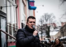 Den tidligere leder af English Defence League, Tommy Robinson, ved For Friheds demonstration i januar 2016. Foto: Redox