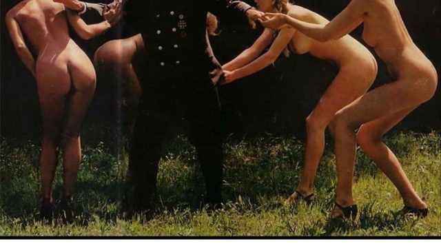 Stilbillede fra en pornofilm, hvor en skuespiller forestiller Adolf Hitler.