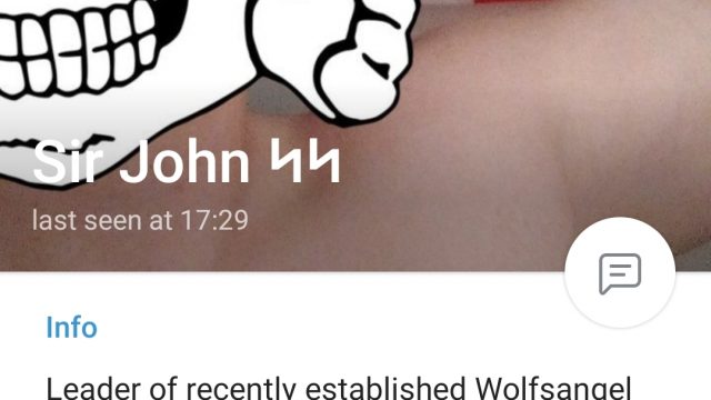 På Telegram deler Jonatan Planck Jørgensen ofte billeder med nazistisk symbolik, her er det Totenkopf-symbolet han bruger.